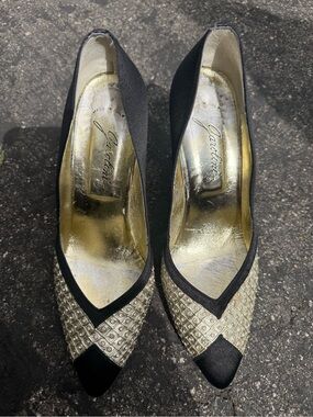 Vintage Garolini Italy Black Satin Gold Cap Toe Heels
Womens 9M
